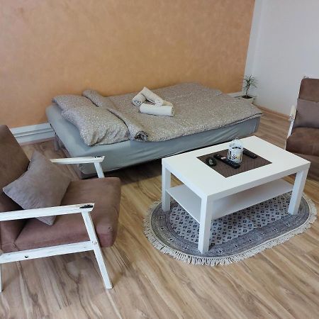 Apartman Centar Sremska Mitrovica Ngoại thất bức ảnh