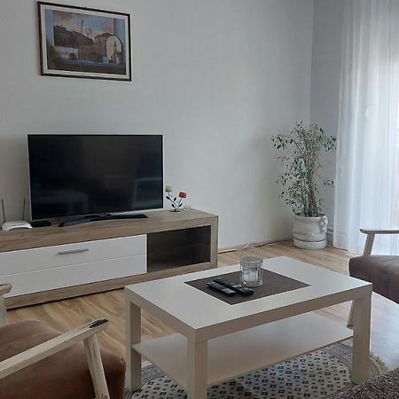 Apartman Centar Sremska Mitrovica Ngoại thất bức ảnh