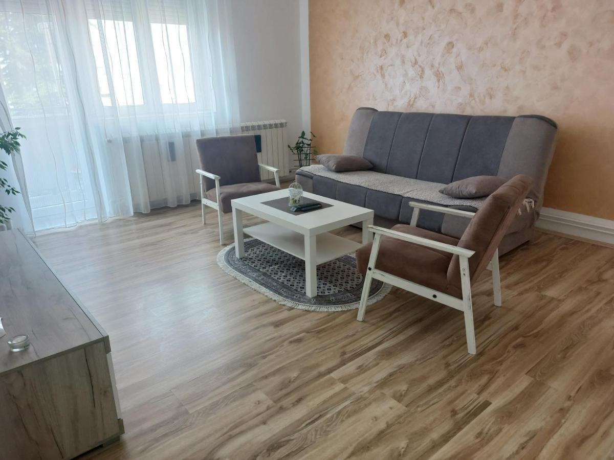 Apartman Centar Sremska Mitrovica Ngoại thất bức ảnh