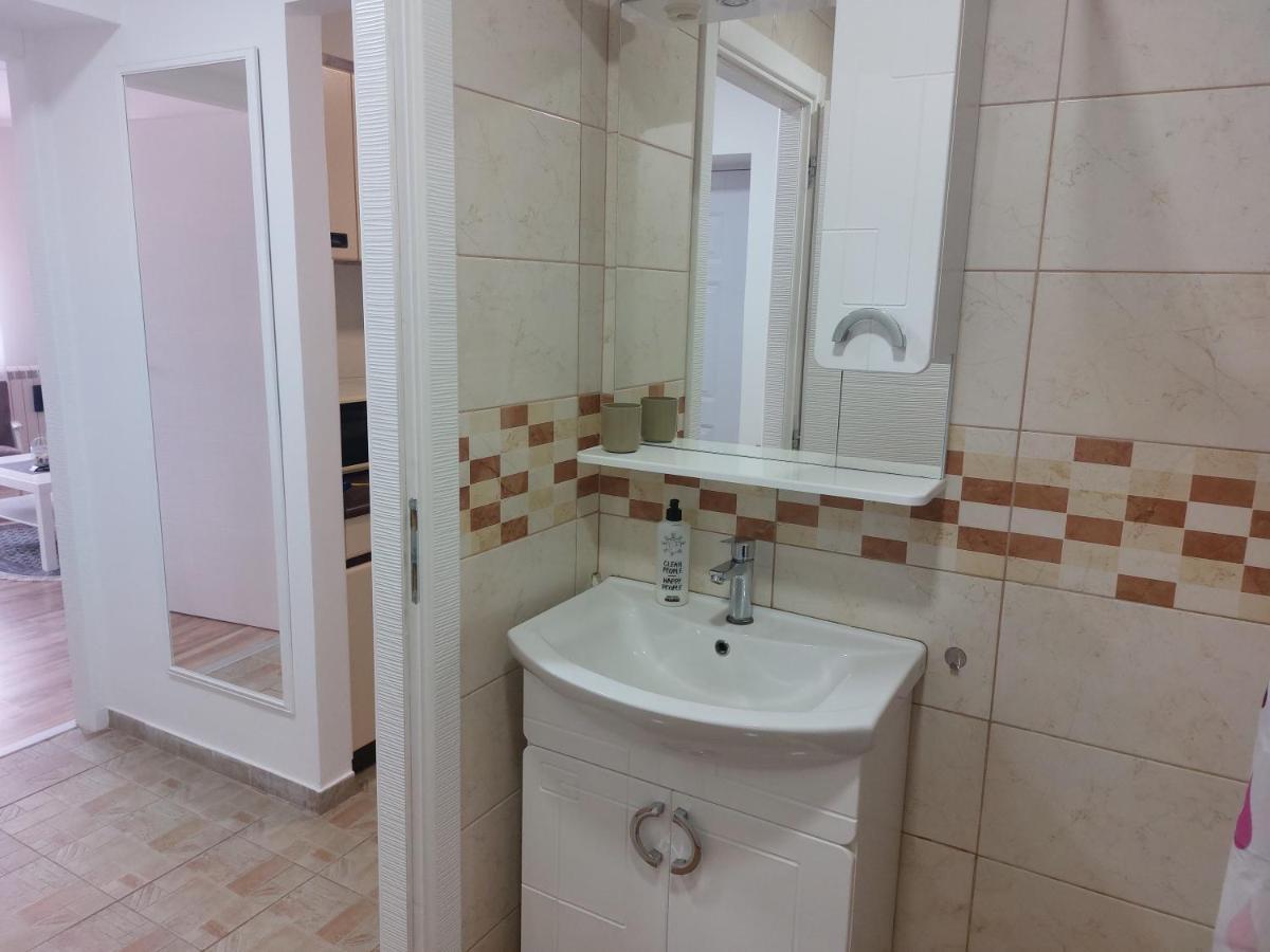 Apartman Centar Sremska Mitrovica Ngoại thất bức ảnh