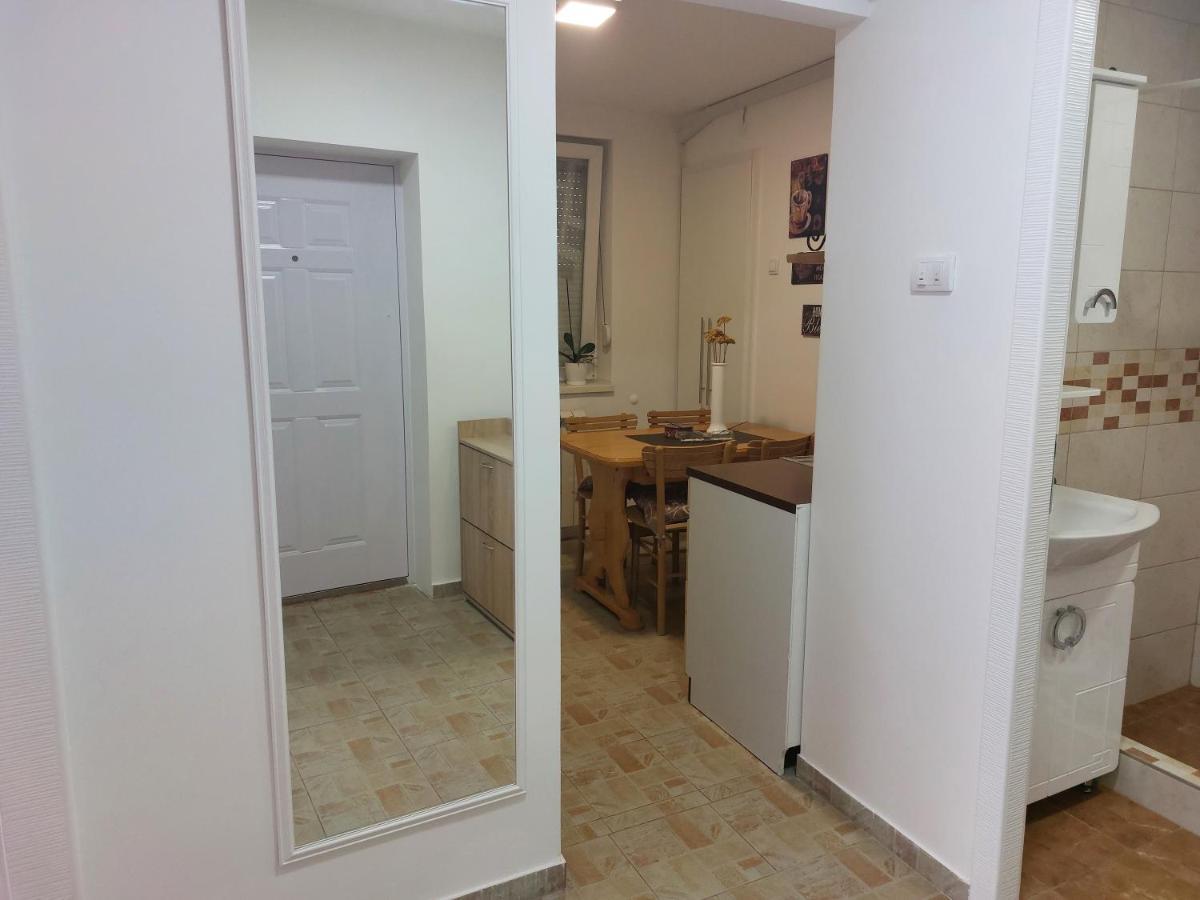 Apartman Centar Sremska Mitrovica Ngoại thất bức ảnh