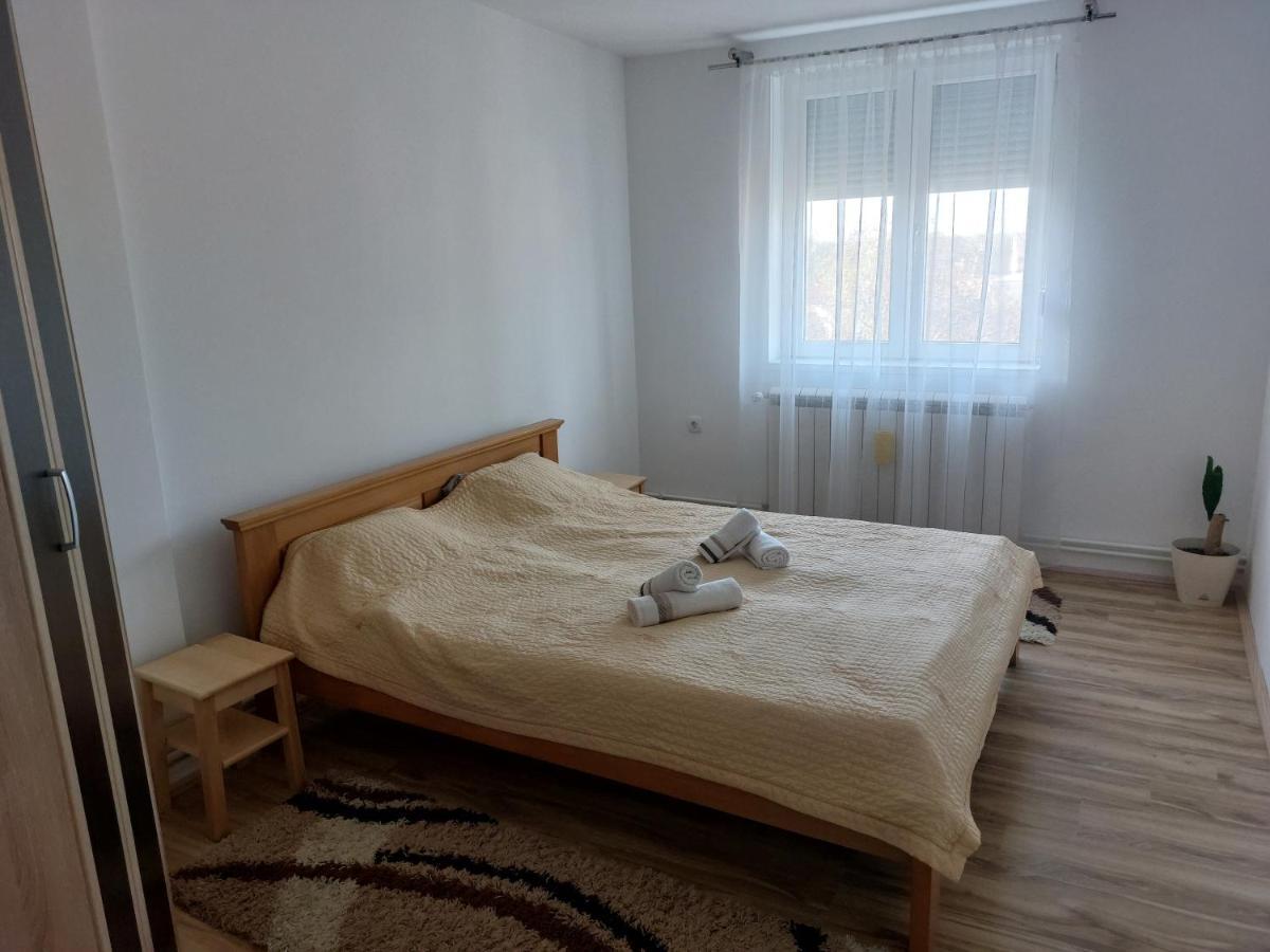 Apartman Centar Sremska Mitrovica Ngoại thất bức ảnh