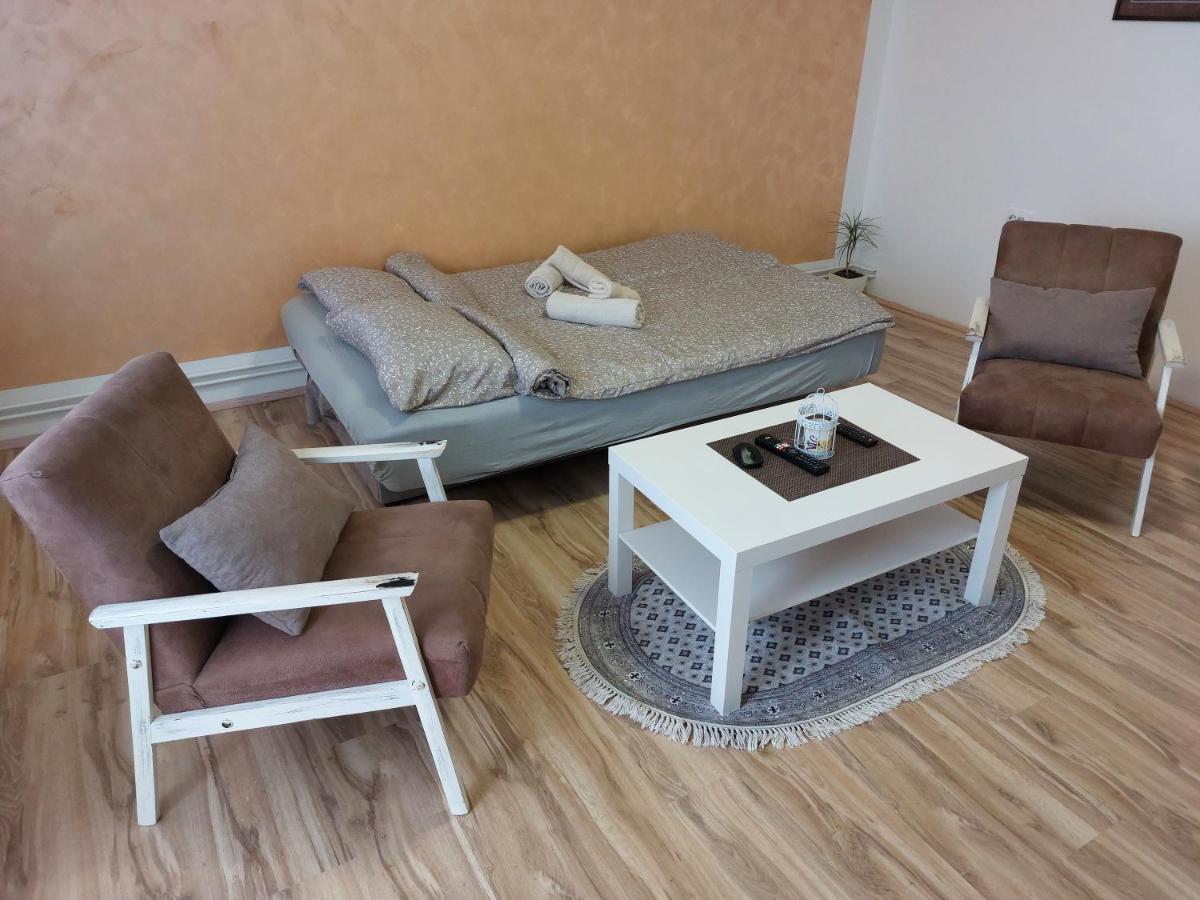 Apartman Centar Sremska Mitrovica Ngoại thất bức ảnh
